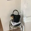 2026 Bolsa Casual da Moda Estilo Novo com Textura Simples e Moderna, Bolsa Saco para Inverno, Bolsa de Ombro e Transversal Personalizada para Mulheres