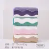 Toalha Colorida Ondulada Novo Estilo, Espessa, Absorvente, Fleece de Coral que Não Solta Fiapos, Toalha de Rosto Doméstica Macia para Secar Cabelo