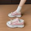 Sapatos brancos estilo K de sola grossa retrô 2024 verão novos para mulheres, estudantes da moda, tênis casuais versáteis para mulheres e papai