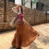 Traje de Estilo Étnico Retro Bohemio para Vacaciones en Tailandia para Mujer, Conjunto de Dos Piezas con Top Tubo Estampado y Falda Tie-Dye