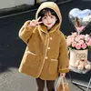 Jaqueta Feminina Outono Inverno 2025 Novo Estilo Roupas de Inverno para Bebê Top com Capuz Casaco de Lã Espessado Quente para Crianças com Plus Veludo