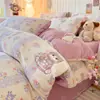 Conjunto de Quatro Peças de Leite Fleece Espesso de Alto Gramatura Cobertor Dupla Face de Flanela de Inverno Conjunto de Três Peças para Dormitório Estudantil de Fleece de Coral