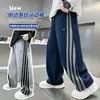 Roupas Infantis Calça Esportiva Listrada com Fita para Meninos Primavera 2026 Nova Calça Casual de Perna Reta Infantil para Crianças Maiores Calça Solta Transfronteiriça