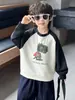 Sudadera de colorblock para niño de primavera y otoño 2026 nuevo estilo para niños moderna ropa de otoño para bebé camiseta base de dibujos animados