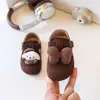 Sapatos de princesa fofos para bebês, com designs de cachorrinho e laço, sapatos de couro para meninas com solas macias, sapatos infantis estilo Birkenstock na cor cáqui para primavera e outono
