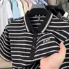 Camisa Polo de Hombre de Manga Corta Suelta a Rayas de Lujo Ligero Verano 2026 Nueva Moda Casual Delgada Ropa para Hombres Jóvenes y de Edad Media