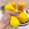 Pelota artesanal de queso simulado creativa, juguete estéticamente agradable para aliviar el estrés, rebote lento, sonido y tacto crujientes