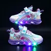 Zapatos para niñas con luces 2026 modelo nuevo primavera y otoño zapatillas de malla transpirables para niñas pequeñas y zapatos de princesita
