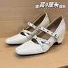Sapatos Mary Jane Quadrados de Salto Grosso Estilo Francês para Mulheres, Novo Modelo Primavera/Verão com Tira Única, Abertura Rasa e Aumento de Altura Oculto, Saltos Altos