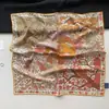 Lenço de Seda Feminino Hangzhou Silk Light Luxury Versátil para Primavera e Verão com Padrão de Zebra Dançante Lenço Quadrado 70 Lenço/Xale de Seda de Amora