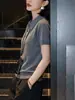Camiseta de Punto Gris con Cuello Polo de Manga Corta Estilo Old Money para Mujer, Moda de Verano, Rejuvenecedora, Corte Entallado, Favorecedora, Top de Hombro Normal