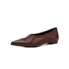 Sapatos de vovó simples em couro lavado retrô estilo outono 2026 com aumento interno de altura, salto baixo, bico fino, corte em V, couro genuíno, tamanho 42