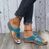 Comércio Exterior Chinelos de Grande Porte Femininos 2022 Primavera e Verão Nova Moda Europeia e Americana Cunha Flip Flops Chinelos Femininos Exterior Wear Chinelos de Praia
