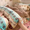 Colcha de leite veludo com ponto triangular de borda em concha espessada, conjunto de quatro peças estampado, roupa de cama fofa de desenho animado