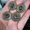 Botones metálicos de moda retro de alta gama con incrustaciones de diamantes y piedras preciosas para abrigos, pieles, visón, cheongsams, cárdigans y suéteres