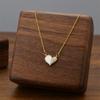 Collar de acero de titanio con colgante de concha de circonita con incrustaciones de amor de diseño de estilo coreano, cadena de clavícula de alta gama para mujer que no se decolora, venta al por mayor