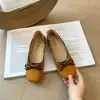 2026 Saia Elegante de Fundo Plano Decote Baixo Novo Design com Sapatos de Vovó Laços Mocassins de Solado Macio Estilo Coreano Sapatilhas