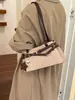 Elegante y simple moda 2026 nuevo bolso de hombro de gran capacidad versátil de nicho para mujer para el otoño y para ir al trabajo