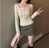 Camiseta Feminina de Manga Comprida Estilo Francês com Gola Quadrada e Costura de Renda Falsa Duas Peças Outono Estilo Bailarina Pura Justa Emagrecedora