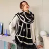 Bufanda de Mujer 2026 Nuevo Estilo de Invierno, Chal Versátil Imitación Cachemir de Diseñador, Estilo Coreano de Otoño con Borlas, Calentador de Cuello Cálido Estilo Ins