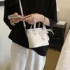 Bolsa de Palha para Mulheres 2026 Nova de Verão Exquisita Pequena Bolsa Tote Textura de Alta Qualidade Ombro Único Transversal Bolsa Balde