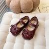 Sapatos de Couro Coreanos para Meninas Moda Nova Primavera 2025 Sapatinhos de Princesa com Laço e Solado Macio para Bebês Antiderrapantes