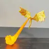 Rincón de libro Llamada del Dragón Transfronterizo, una manualidad impresa en 3D con un dragón que escupe fuego y luces luminosas para estanterías