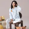 Conjunto de pijama de outono, algodão puro, novo estilo casual de desenho animado para mulheres, pode ser usado fora, cardigã com lapela, conjunto de duas peças para casa