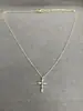 Collar con colgante de cruz de circonita estilo minimalista, diseño único con vibra ins, cadena versátil para la clavícula para el uso diario y el trabajo