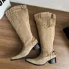 Botas altas de moda 2026, estilo nuevo, de caña ancha, adelgazantes, hasta la rodilla, con punta fina, tacón grueso, hebilla de cinturón y diseño fruncido