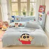 2026 Novo Modelo Classe A Crayon Shin-Chan Coelho de Pelúcia Autorizado Bordado com Patch Bordado em Toalha Desenho Animado Espessado Veludo Leite Conjunto de Quatro Peças
