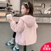 Elegante Chaqueta Reversible de Primavera y Otoño para Niñas Modelo Nuevo 2026 Cortavientos Casual de Dibujos Animados para Exteriores Infantil