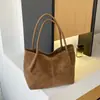 Bolso tote fresco de moda para mujer de este año, nuevo bolso de hombro plisado de color liso para otoño 2026, bolso de axila para ir al trabajo