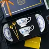 Conjunto de café de cerâmica requintado de luxo leve de alta qualidade, conjunto de caixa de presente de xícara de café vintage de porcelana de osso de alto valor, presente de casamento