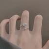 Anillo de flor de cerezo femenino ins lujo ligero diseño de nicho versátil suave dulce destello Anillo de dedo índice de flor de cerezo de diamante