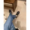 Sapatos de salto alto com fivela dupla e padrão esculpido no mesmo estilo da Mãe Uva, mocassins femininos de sola grossa estilo universitário britânico