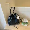 Shuai Mi Home Bolso Cubo de Moda Coreana con Cordón Simple 2026 Nuevo Nicho de Moda de Alto Valor Bolso de Hombro