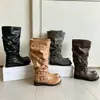 Botas apiladas de punta redonda con hebilla estilo coreano, elegantes y únicas, con una vibra de alta gama y decadente, botas de caballero estilo workwear, botas de caña alta, estilo vintage