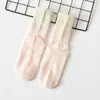 Calcetines de Yoga de Color Degradado de Media Pantorrilla Antideslizantes de Silicona para Piso Fitness Pilates Aeróbicos Deportivos para Mujer Venta al por Mayor