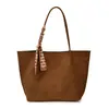 Yuezhi 2026 bolso tote grande de gran capacidad para el trabajo de principios de otoño, bolsa grande simple de alta gama, bolso de hombro para estudiantes universitarios para clases