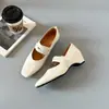 Sapatos Mary Jane Super Macios de Pele de Ovelha com Salto Escondido Femininos 2026 Novos Bico Quadrado Baixo Sapatos de Uma Sola Tira Elástica Cruzada Sapatilhas