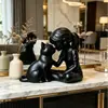 Nova Escultura Transfronteiriça em Estilo Nórdico de uma Menina e Seu Cachorro, Usada como Decoração de Casa e Enfeites de Mesa