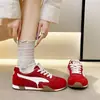 Design Sola Macia 2026 Casual Esportivo Novo Versátil Treinamento Alemão Sapatos Primavera e Verão Femininos Leve Retro Nicho Sapatos Forrest Gump