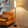 Lámpara de pie con pantalla KD exclusiva transfronteriza, diseño minimalista moderno para sala de estar, comedor, dormitorio, estudio, lámpara decorativa que apunta hacia arriba, tela de exportación