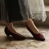 ¡Serie de zapatos para mujer talla grande 34-42! Zapatos de gamuza de oveja de capa superior con tacón grueso retro para otoño de 2026, zapatos de tacón de copa de vino para mujer para ir al trabajo