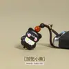 Chaveiro fofo de urso com babador pintado em sândalo, pingente criativo para carro, acessório de corrente para bolsa e celular, acessório de casal
