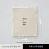 Estilo cool ins, letras inglesas artísticas, cartões com franjas, nail art, joias, adereços de fotografia, decorações de fundo e peças de exibição