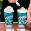 Tazas de Té con Leche de Alta Calidad Estilo Chino con Tapas, Desechables, para Uso Comercial, Vasos de Cartón Plateado para Tiendas de Té con Leche Caliente y Fría, Hechos a Medida