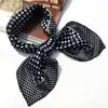 50 Lenços de Seda para Mulheres, Primavera, Verão e Outono, Finos e Modernos, Versáteis e Elegantes, Adequados para Uso Profissional, Comissárias de Bordo, Lenços Pequenos para Pescoço, Lenços de Cabeça