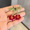 Sapatos Vermelhos de Natal para Ano Novo com Fivelas de Sapato de Renda de Alta Qualidade Sapato de Treinamento Moral Cereja Fivelas Decorativas de Cadarço